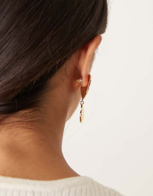 DesignB London - Gehamerde boho oorhangers met hartjes in goud, 3 van 3