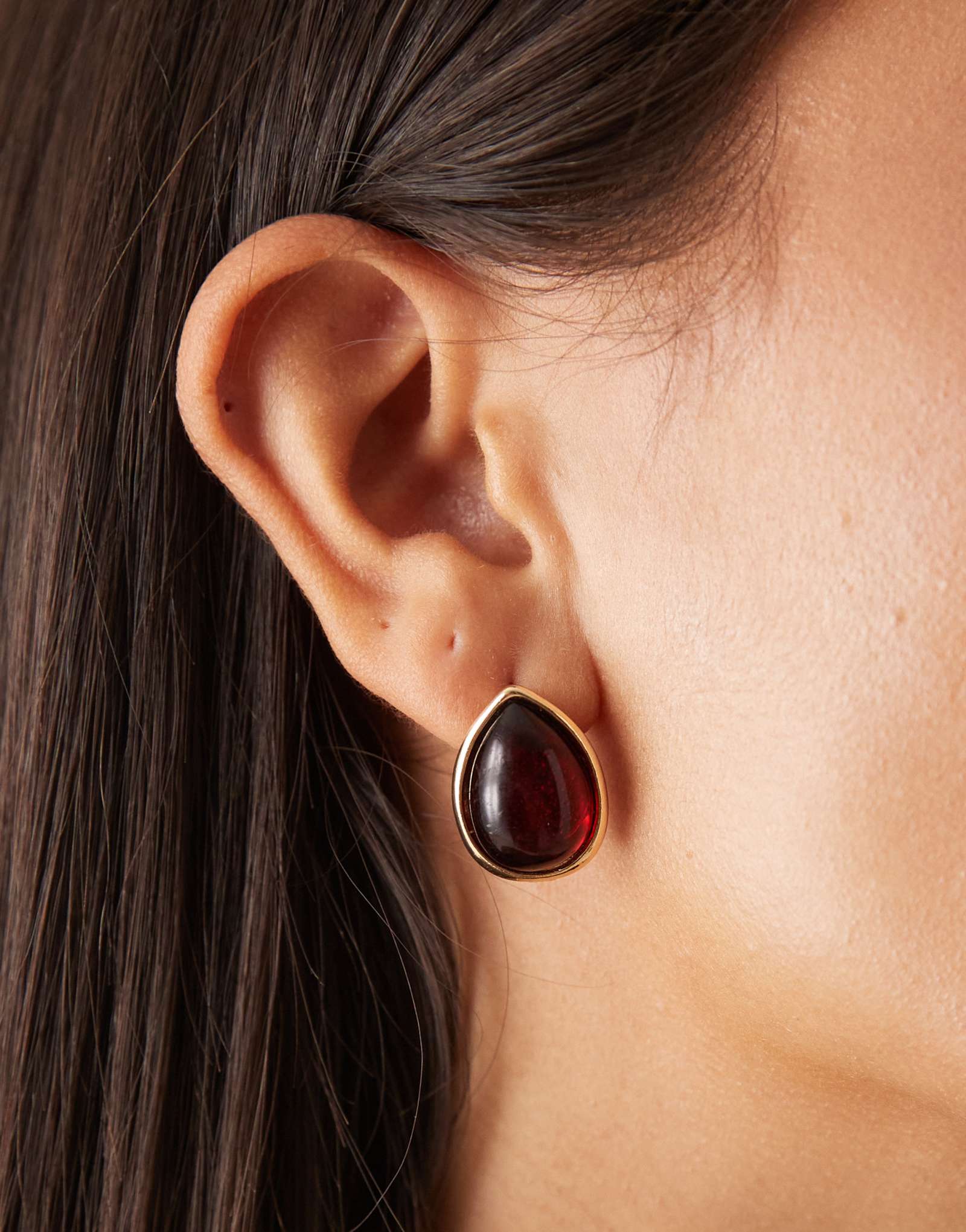 Серьги-гвоздики DesignB London с драгоценными камнями красного и золотого цветов