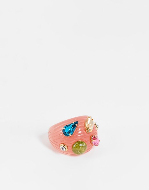 DesignB London - Geribbelde ring van hars met versiering van siersteentjes in roze