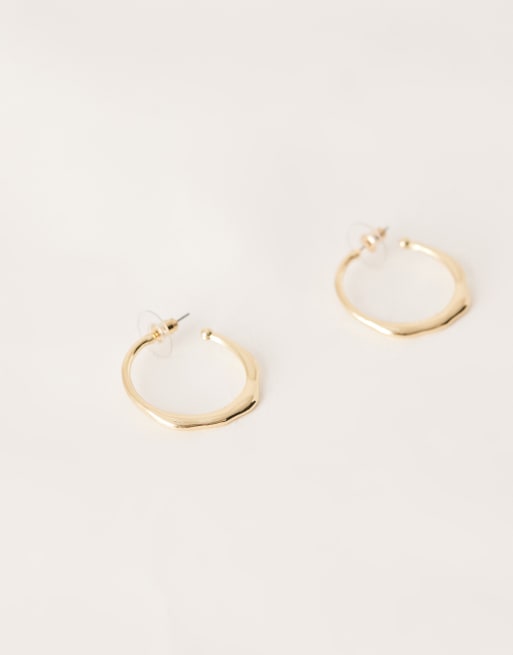 DesignB London - Gesmolten oorknopjes met ring in goud, 3 van 3