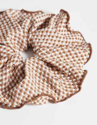 Designb London Gingham Scrunchie In Brown