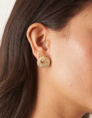 DesignB London - Goldfarbene Ohrstecker im gehämmerten Türklopfer-Design