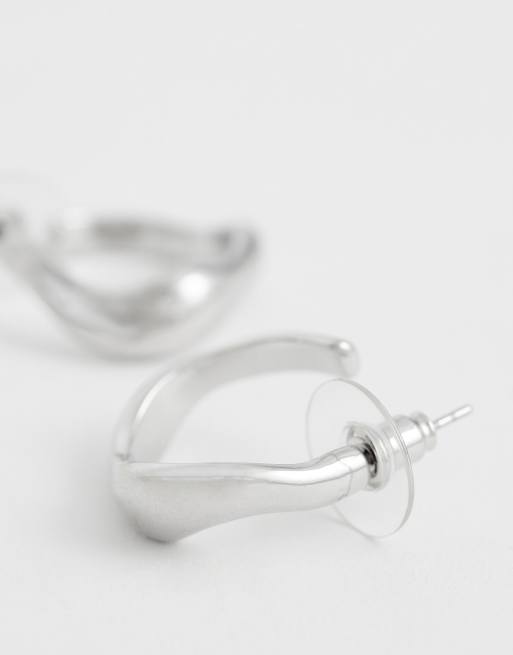 DesignB London - Golvende oorringen in zilver, 4 van 4