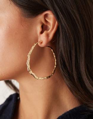 DesignB London - Große Creolen in Goldoptik mit geschmolzenem Design, 60 mm-Goldfarben