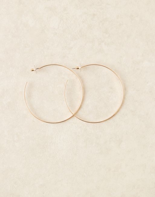 DesignB London – Große, schmale Creolen in Goldoptik, 75 mm, 3 von 3