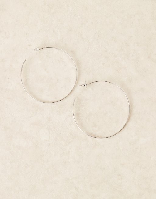 DesignB London - Grote dunne oorringen van 75 mm in zilver, 2 van 3