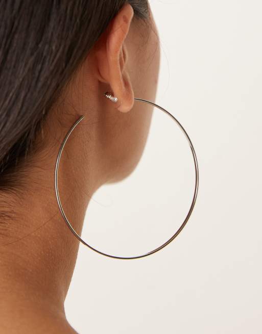 DesignB London - Grote dunne oorringen van 75 mm in zilver, 3 van 3