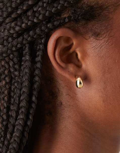 DesignB London – Guldfärgade örhängen med droppformad design - view 1