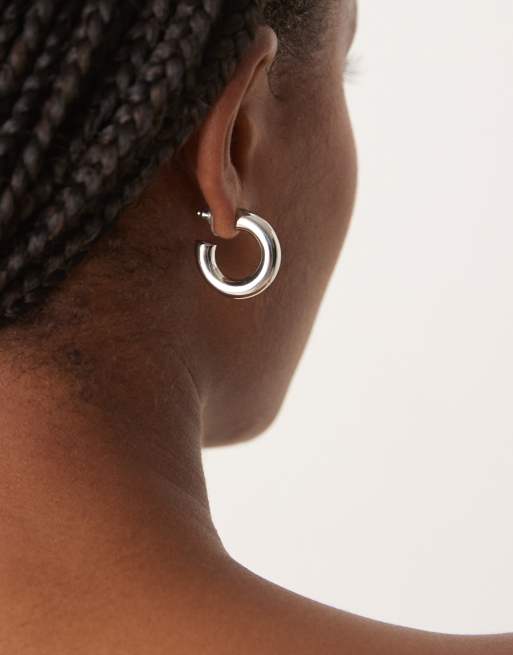 DesignB London - Guldfarvede chunky mellemstore hoop-øreringe