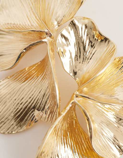 DesignB London - Guldfarvede statement-øreringe med blomsterdesign, 4 af 4