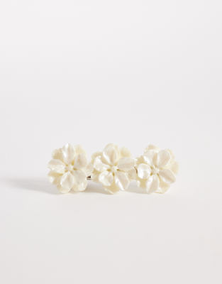 DesignB London - Haarspange in Weiß mit Perlenblumen-Design