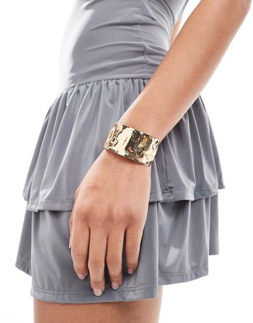 DesignB London hammered chunky cuff bracelet in gold , 4 of 4