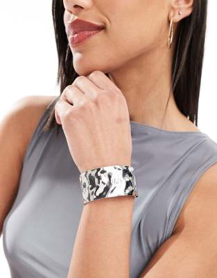 DesignB London DesignB London hammered chunky cuff bracelet in silver