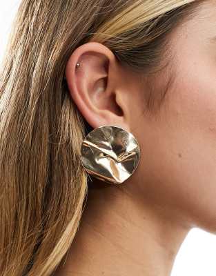 DesignB London Hammered Oversized Statement Studs In Gold | ASOS