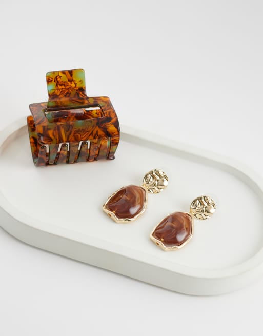 DesignB London hammered resin drop earrings in gold, 2 of 4