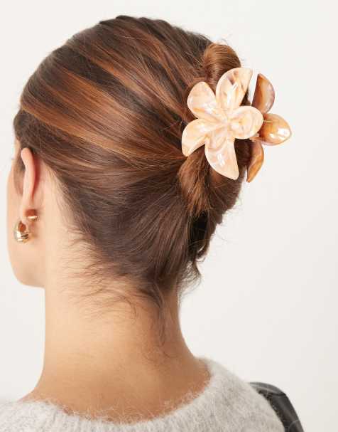 DesignB London hawaiian flower hair clip  in sand - view 1