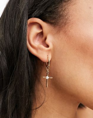 DesignB London huggie hoop earrings with cross pearl charm in gold - ASOS Price Checker