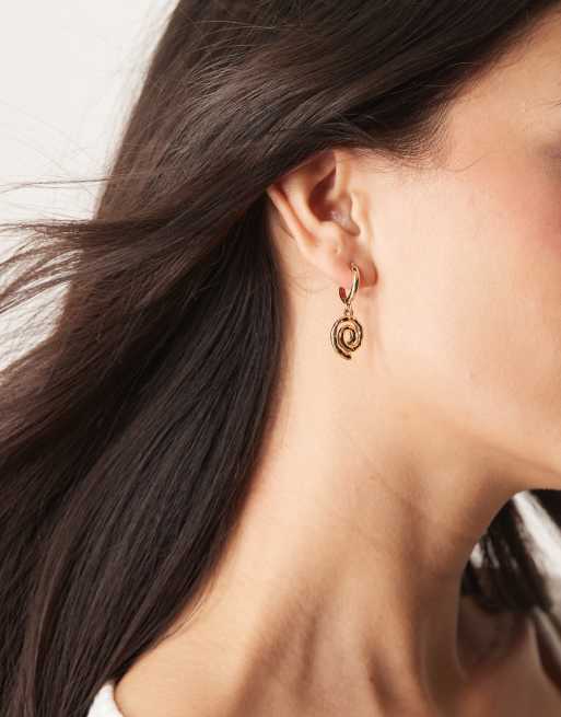 DesignB London huggie hoop earrings with swirl pendant