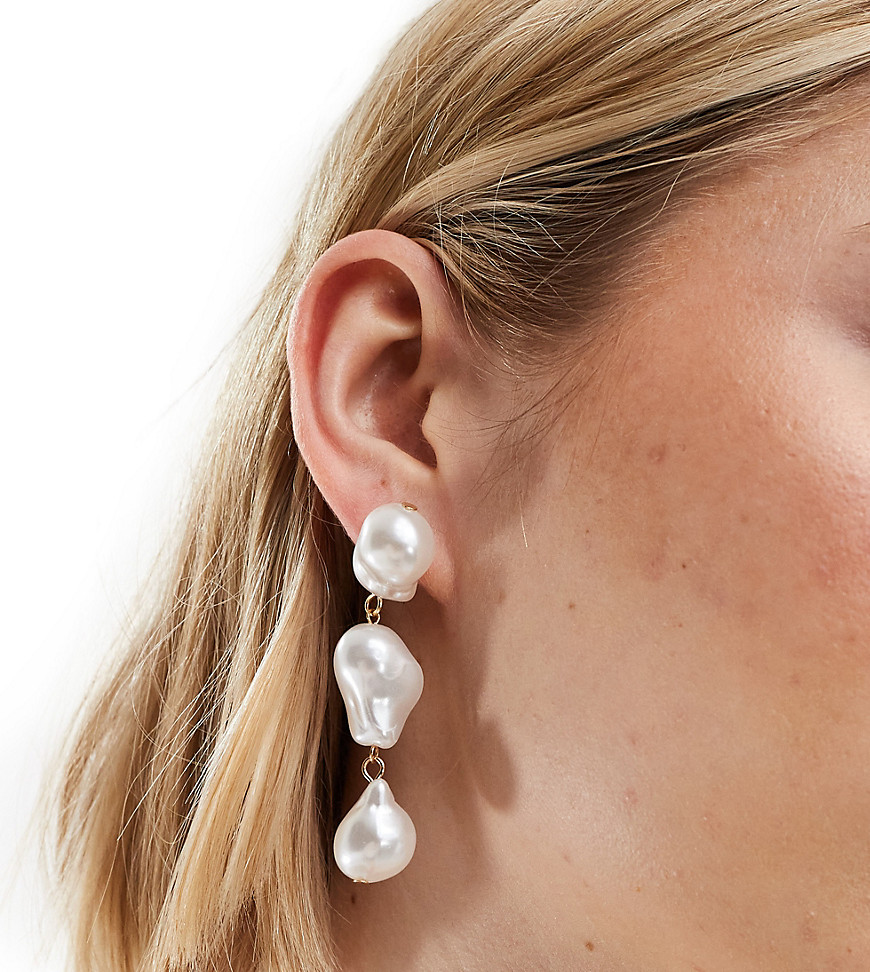 DesignB London irregular pearl drop earrings in white