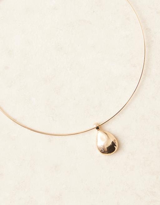 DesignB London - Ketting met druppelvormige hanger in goud, 2 van 3