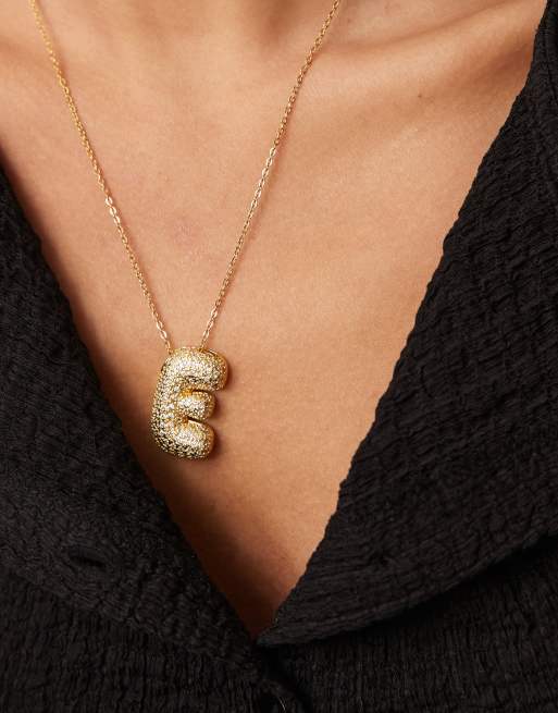 DesignB London - Ketting met versierd bol E-initiaal met versiering in goud, 4 van 4