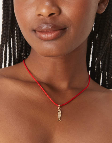 DesignB London - Ketting van geknoopt touw met visvormig hangertje in rood - view 1