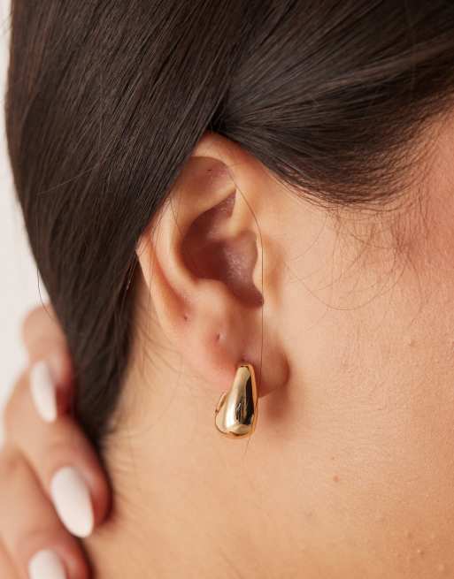 DesignB London – Kleine Creolen in geschmolzener Gold-Optik