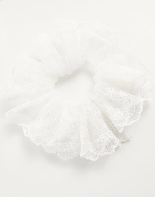 DesignB London lace hair scrunchie in white, 3 of 4