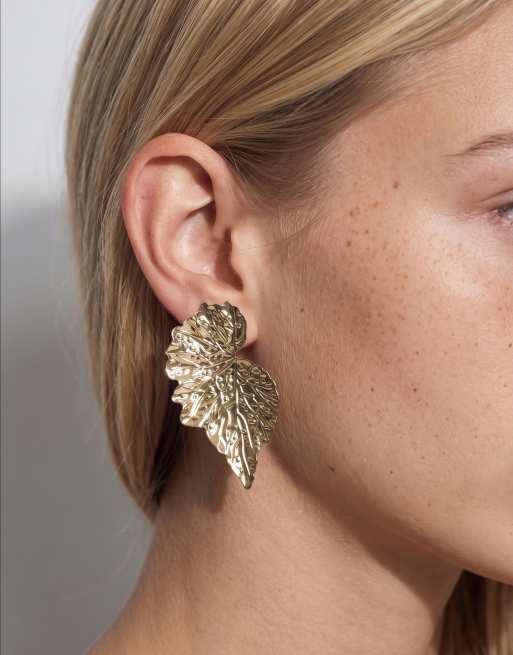 DesignB London large leaf stud earrings in gold, 2 of 5