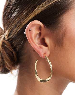 DesignB London Large Molten Hoop Earrings In Gold | ASOS