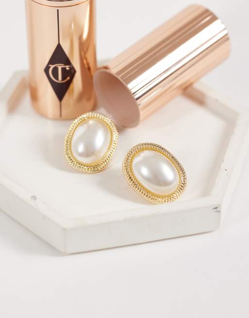 DesignB London large pearl stud earrings in gold, 2 of 5