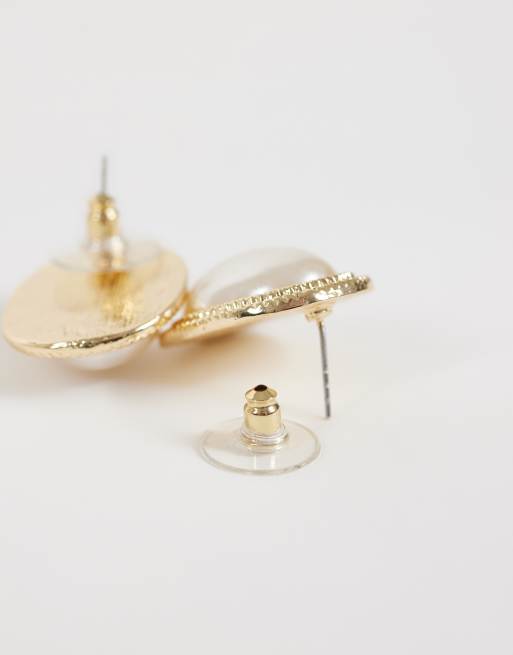 DesignB London large pearl stud earrings in gold, 4 of 5
