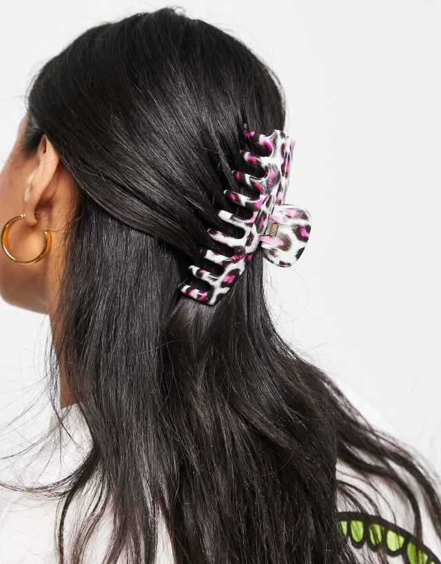 DesignB London leopard print hair claw