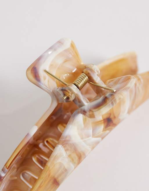 DesignB London marbled resin hair clip in neutral, 3 of 3
