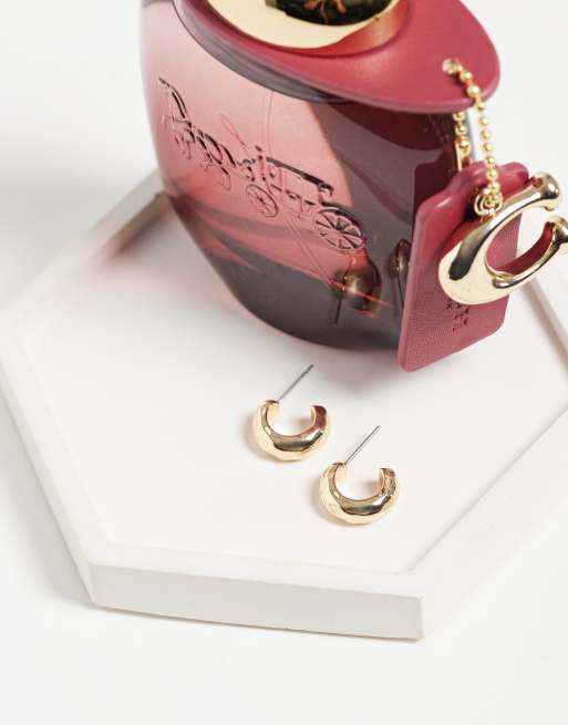 DesignB London mini hammered hoop earrings in gold, 2 of 4