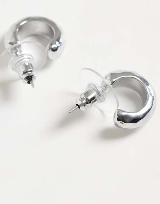 DesignB London mini hammered hoop earrings in silver, 3 of 4