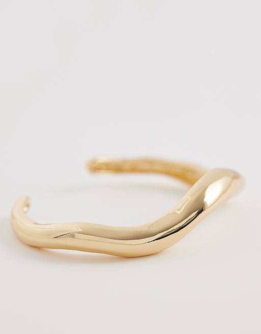 DesignB London molten bangle bracelet in gold, 2 of 3