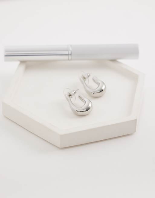 DesignB London molten hoop earrings in silver, 2 of 4