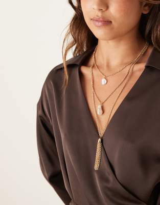 DesignB London DesignB London multirow pearl and tassel pendant necklaces in gold