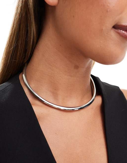 DesignB London – Naszyjnik typu choker w kształcie obręczy w kolorze srebra  
