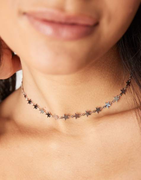 DesignB London – Naszyjnik typu choker z małymi gwiazdkami w srebrnym kolorze - view 1
