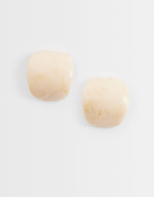 DesignB London - Ohrstecker in marmoriertem Beige-Weiß
