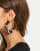 Thumbnail 1 van 4