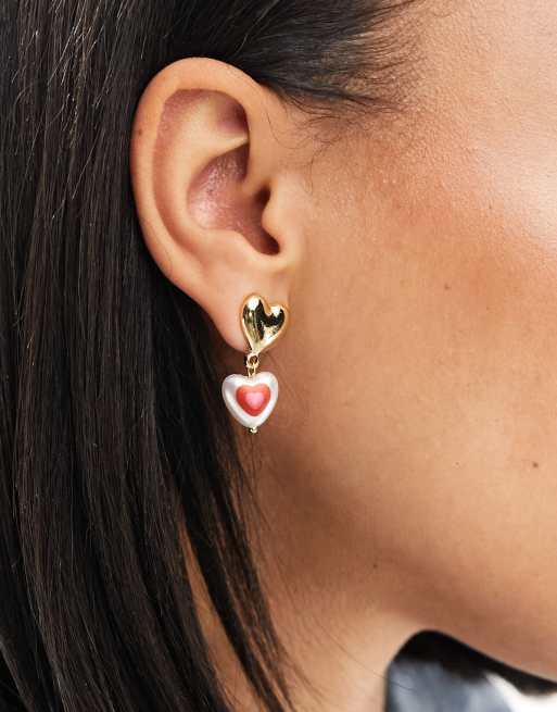 DesignB London - Orecchini a bottone a forma di cuore color oro con perle  