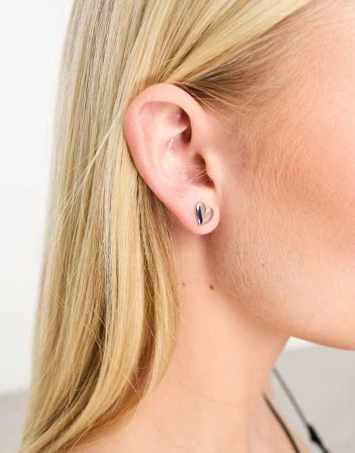 DesignB London - Orecchini a bottone color argento a forma di cuore