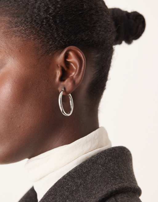 DesignB London - Orecchini a cerchio color argento da 33 mm