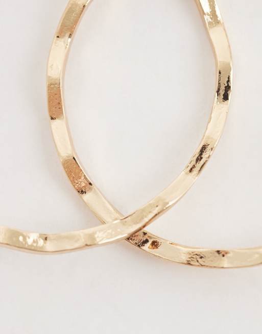 DesignB London - Orecchini a cerchio intrecciati tonalità oro, 4 di 4