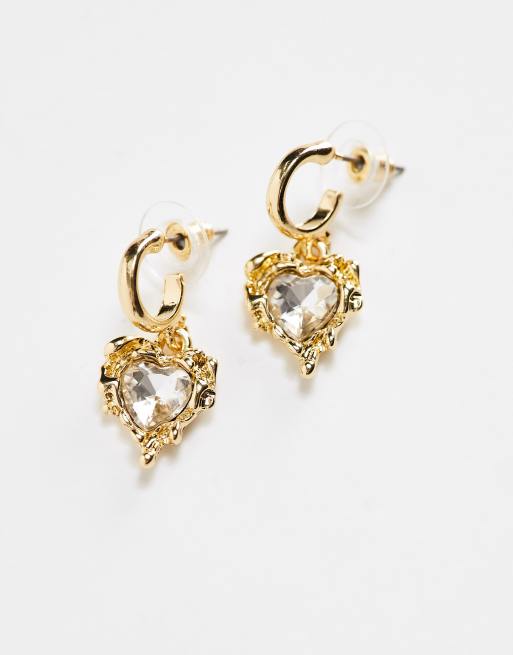 DesignB London - Orecchini a cerchio piccoli color oro con ciondolo con cristallo a cuore effetto fuso