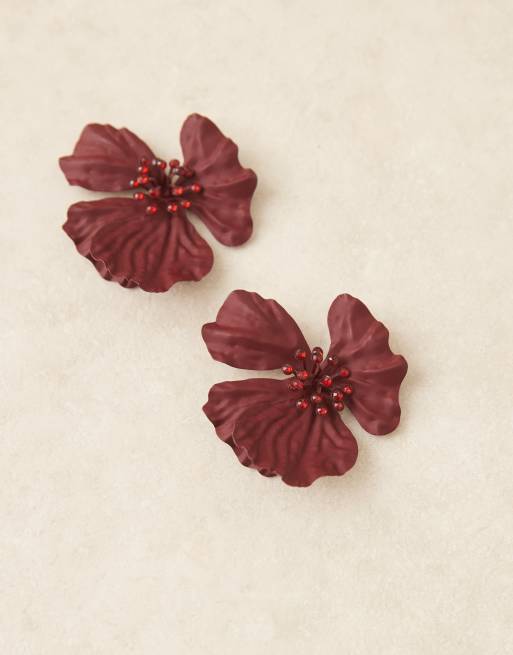 DesignB London - Orecchini bordeaux in tessuto a forma di fiori, 3 di 3