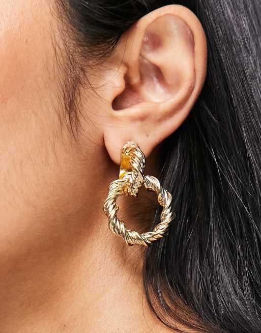 DesignB London - Orecchini pendenti a cerchio intrecciati color oro